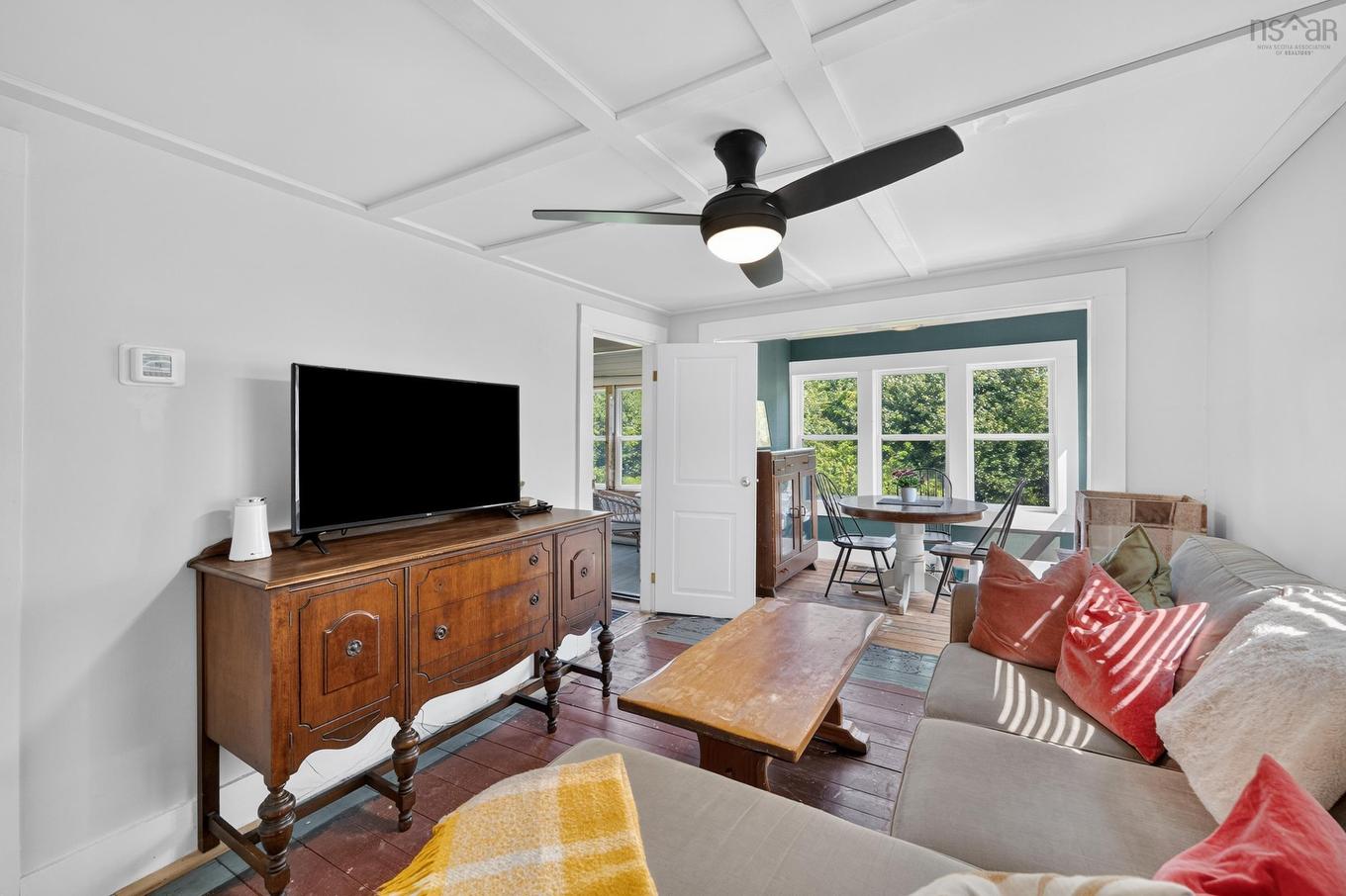 69 Church Street, Digby, NS - Indoor Photo Showing Living Room