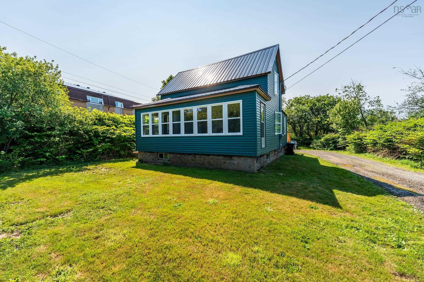 69 Church Street, Digby, NS - Outdoor