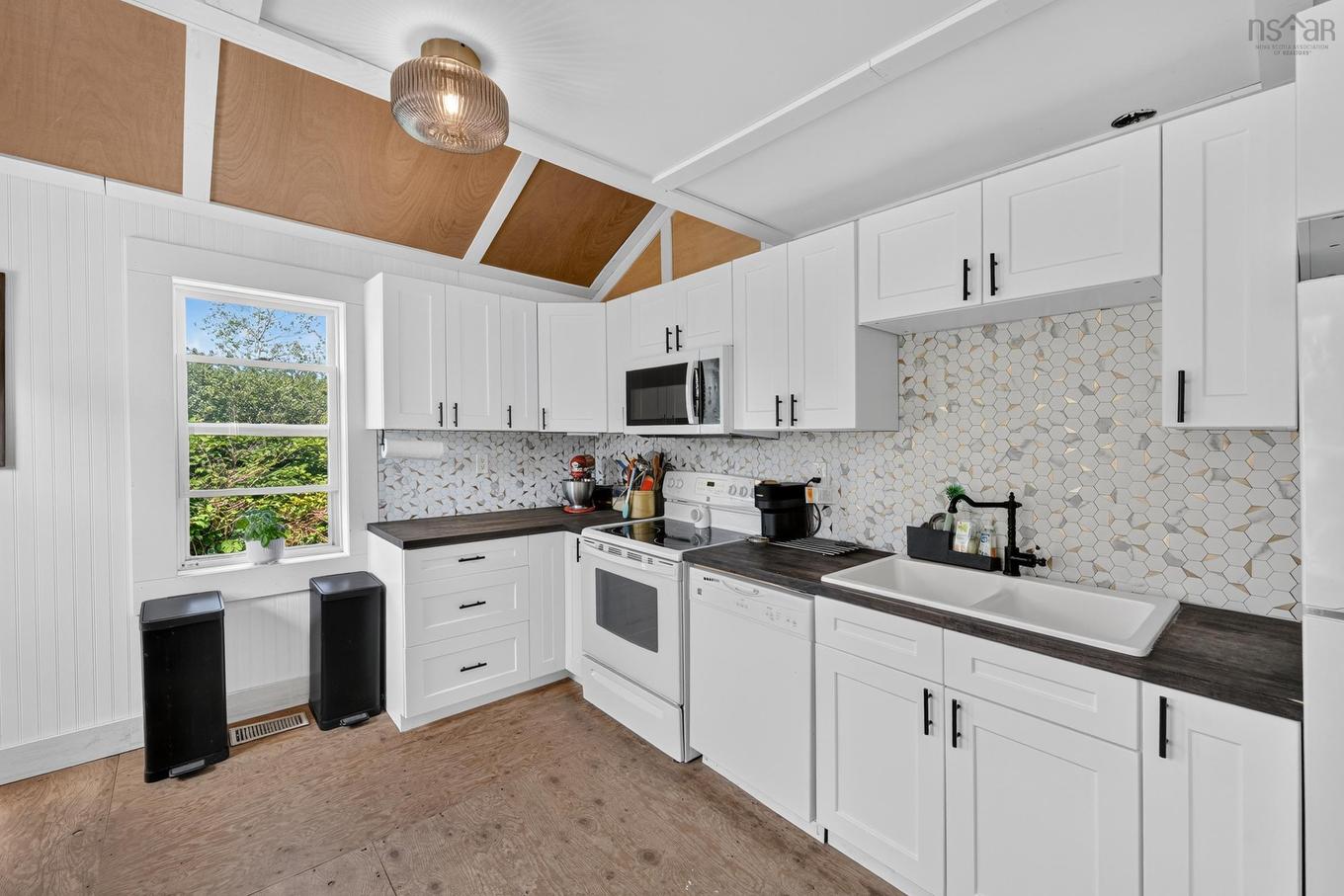 69 Church Street, Digby, NS - Indoor Photo Showing Kitchen