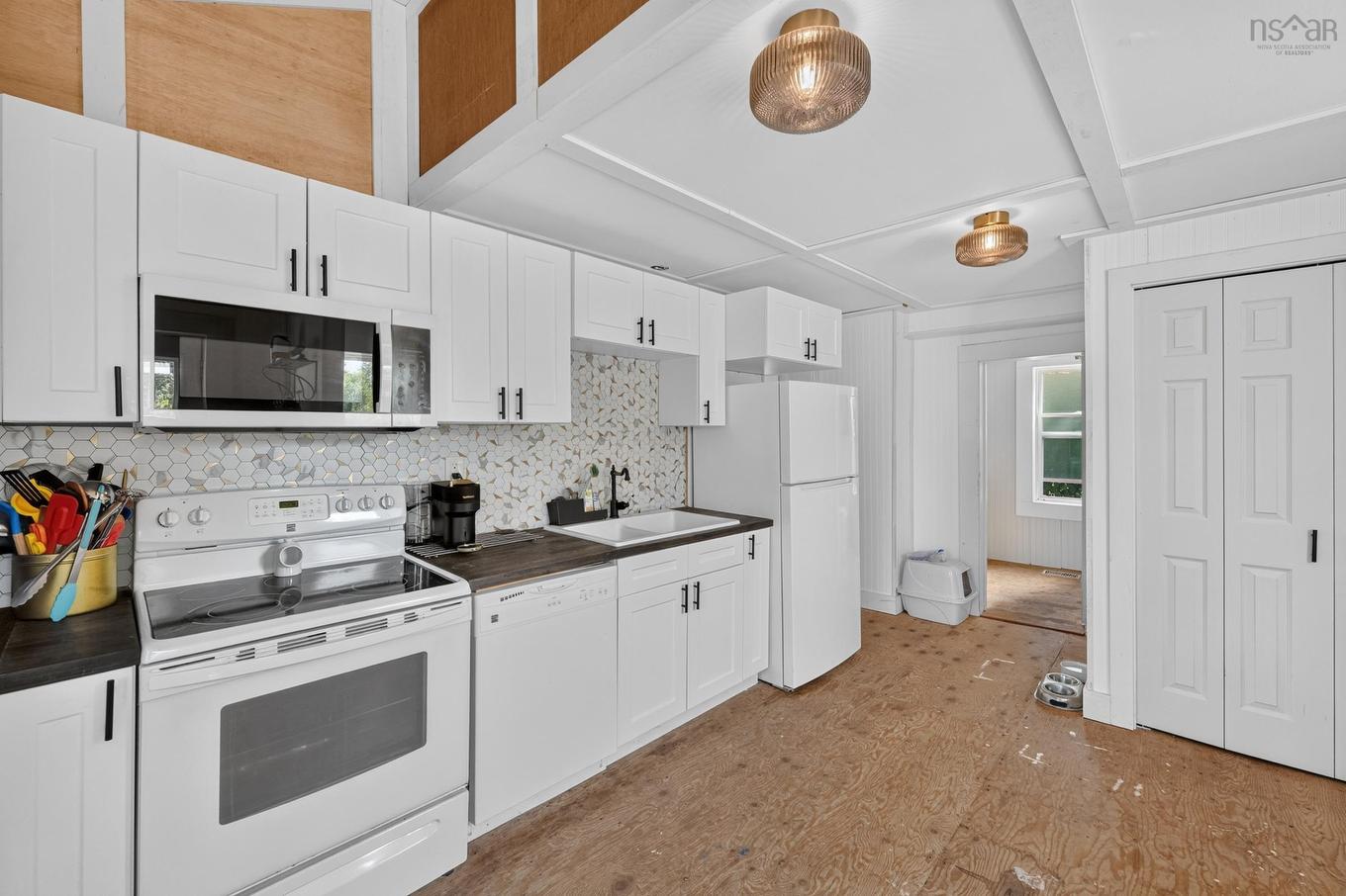 69 Church Street, Digby, NS - Indoor Photo Showing Kitchen