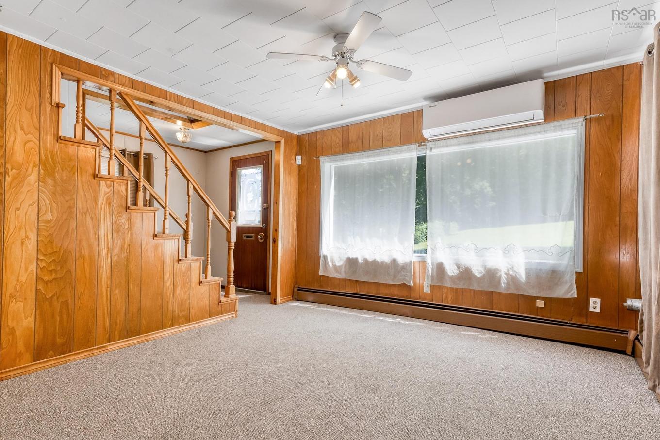 20 Pine Street, Bridgewater, NS - Indoor Photo Showing Other Room