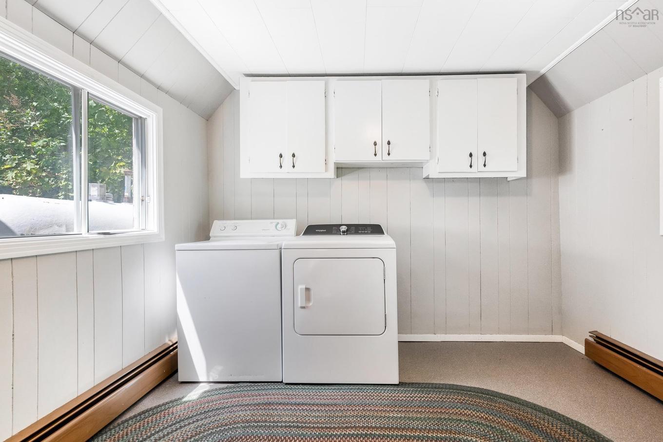 20 Pine Street, Bridgewater, NS - Indoor Photo Showing Laundry Room