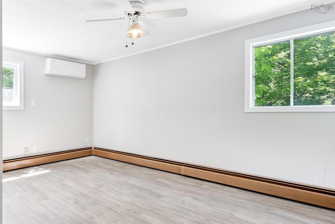 20 Pine Street, Bridgewater, NS - Indoor Photo Showing Other Room