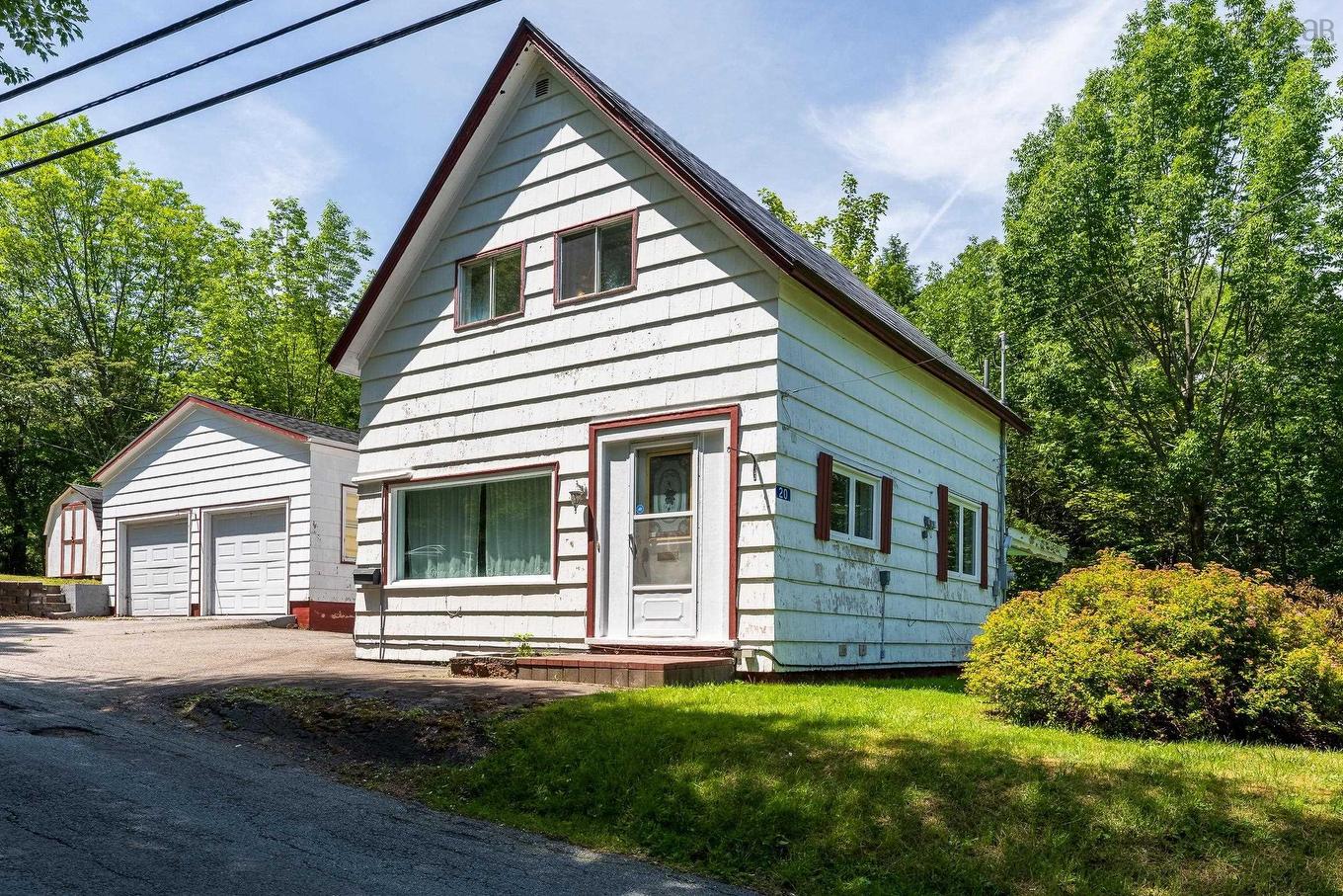 20 Pine Street, Bridgewater, NS - Outdoor