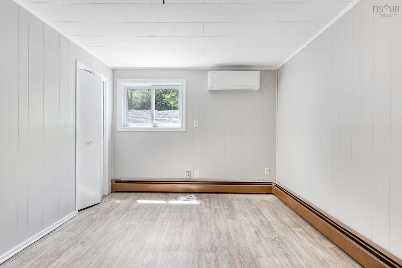 20 Pine Street, Bridgewater, NS - Indoor Photo Showing Other Room