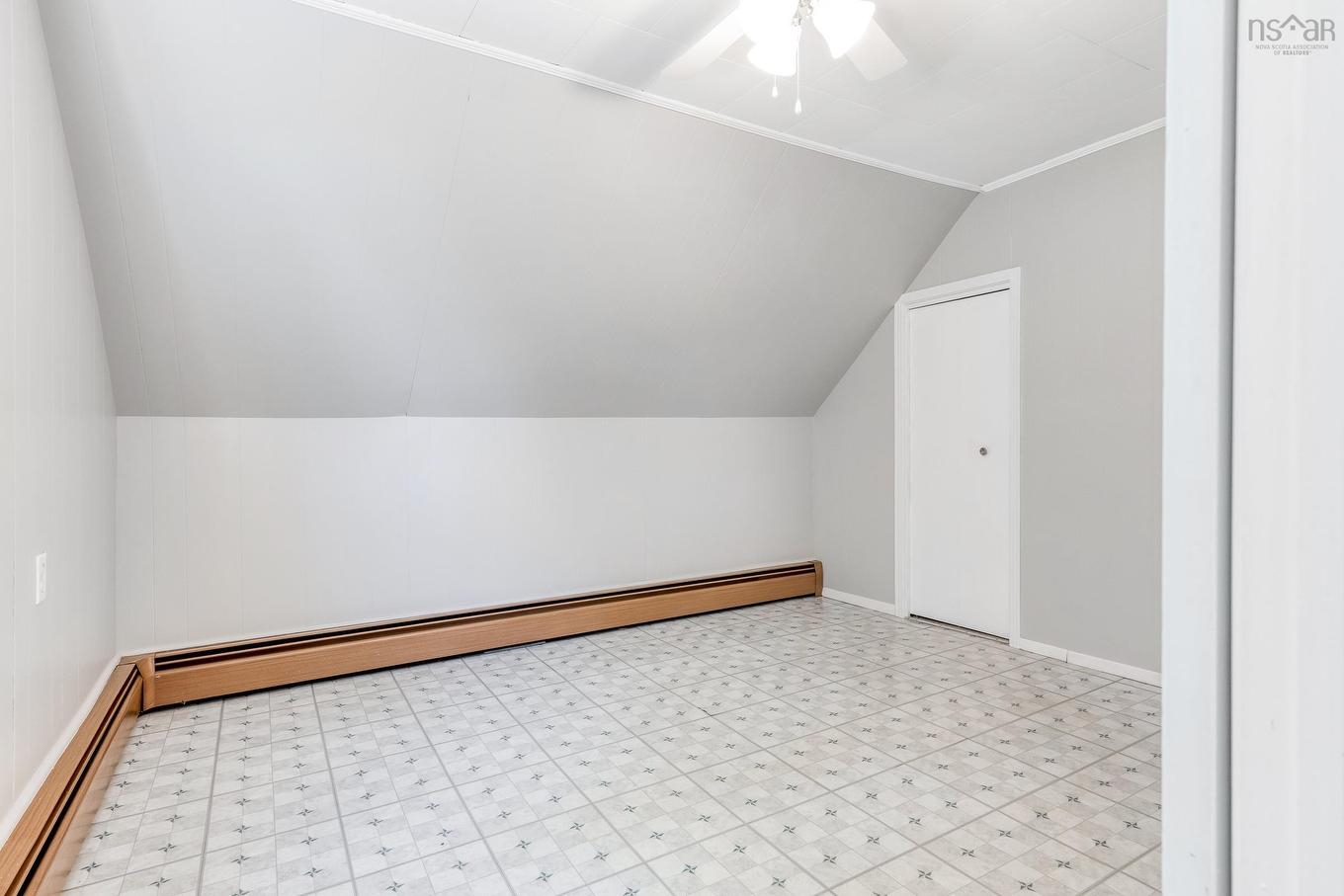 20 Pine Street, Bridgewater, NS - Indoor Photo Showing Other Room