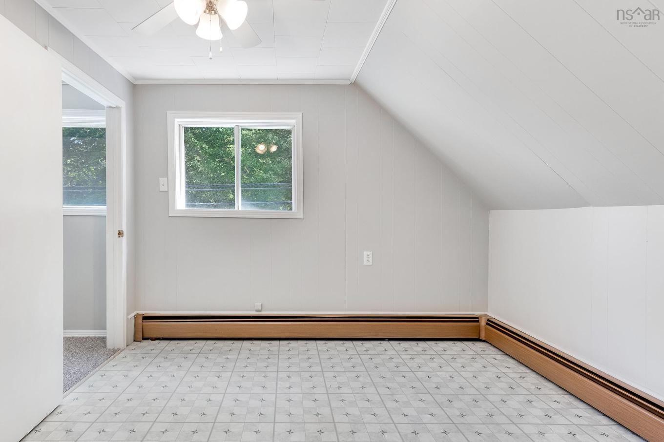 20 Pine Street, Bridgewater, NS - Indoor Photo Showing Other Room
