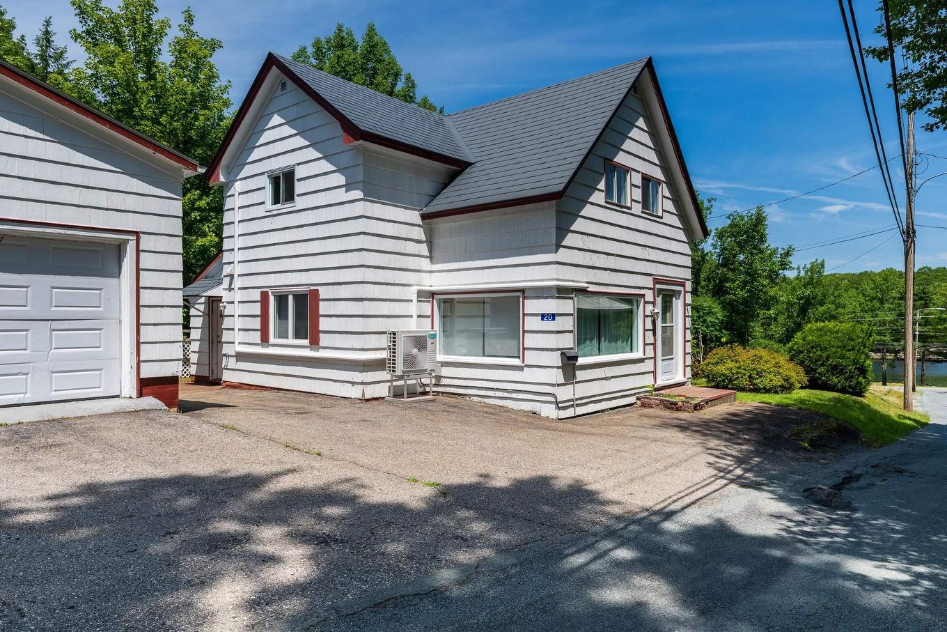 20 Pine Street, Bridgewater, NS - Outdoor