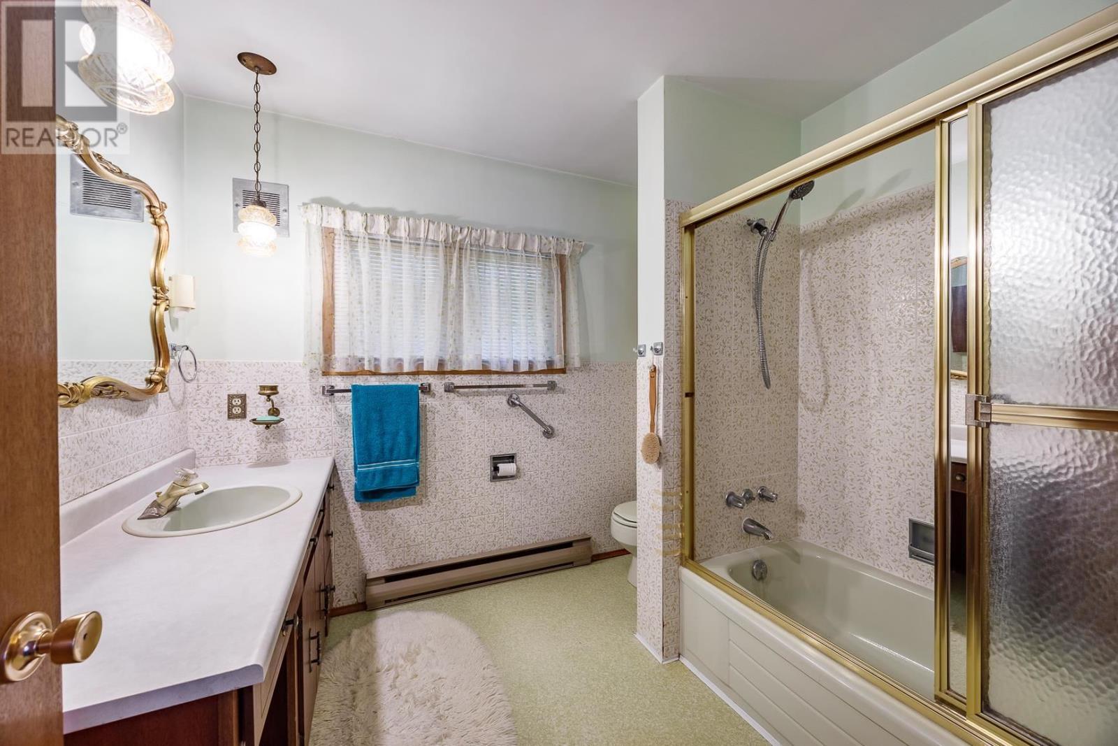 1088 Third Line E, Sault Ste. Marie, ON - Indoor Photo Showing Bathroom