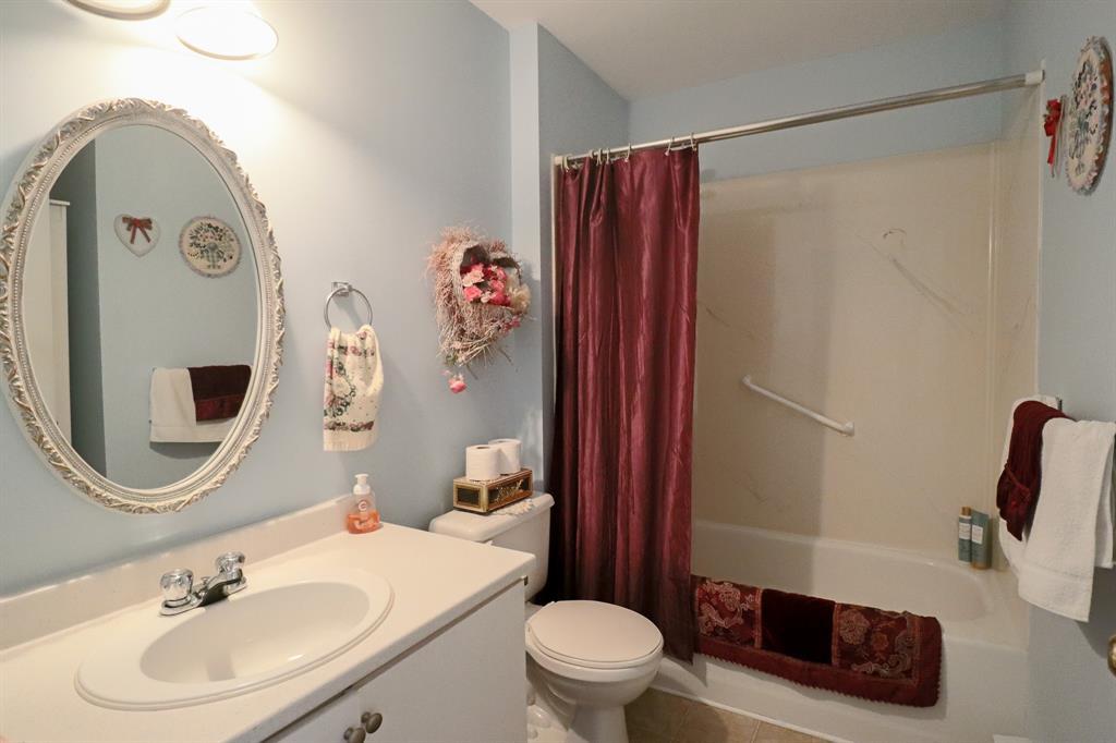 2 Sarasota Court, St. John'S, NL - Indoor Photo Showing Bathroom