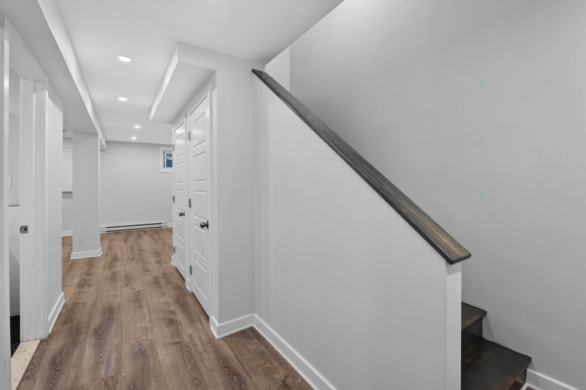 Staircase - 5769 Boul. Marie-Victorin, Brossard, QC - Indoor Photo Showing Other Room