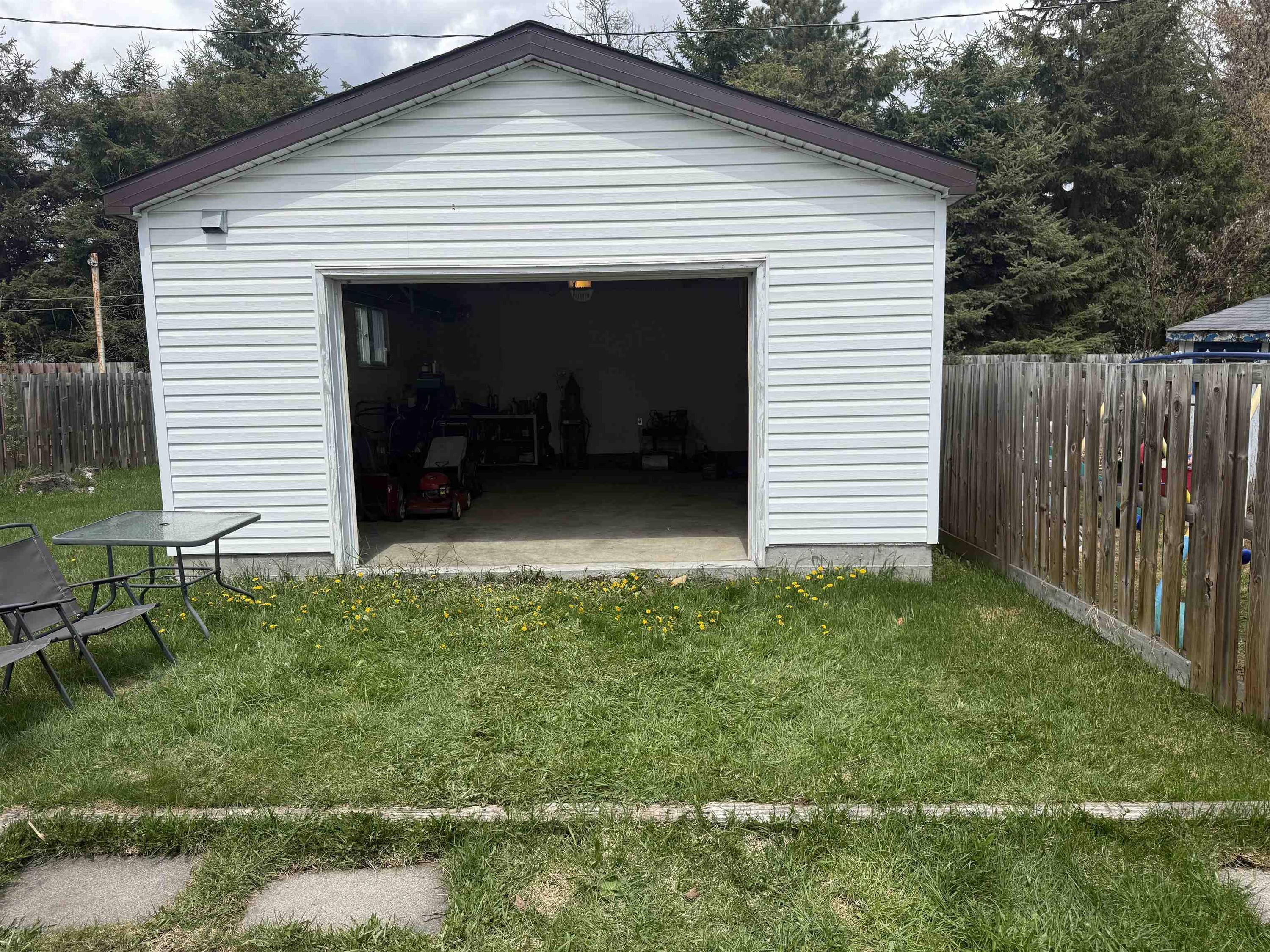 199 Limbrick, Thunder Bay, ON - Outdoor With Exterior