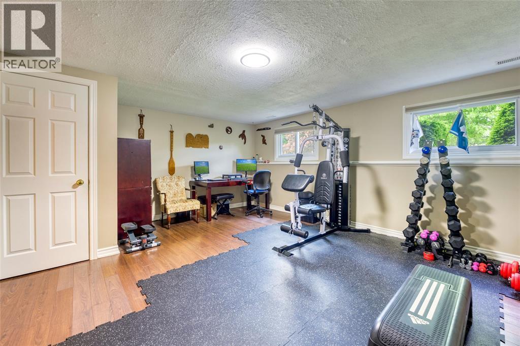 60 Royal Crescent, Sarnia, ON - Indoor Photo Showing Other Room