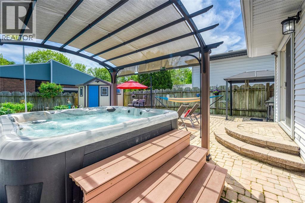 60 Royal Crescent, Sarnia, ON - Outdoor With Deck Patio Veranda With Exterior