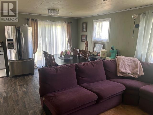 20 Cedar Ln, Batchewana, ON - Indoor Photo Showing Living Room