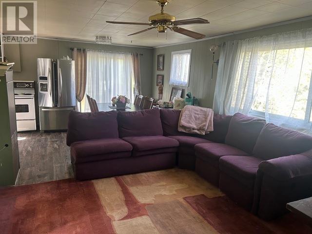 20 Cedar Ln, Batchewana, ON - Indoor Photo Showing Living Room