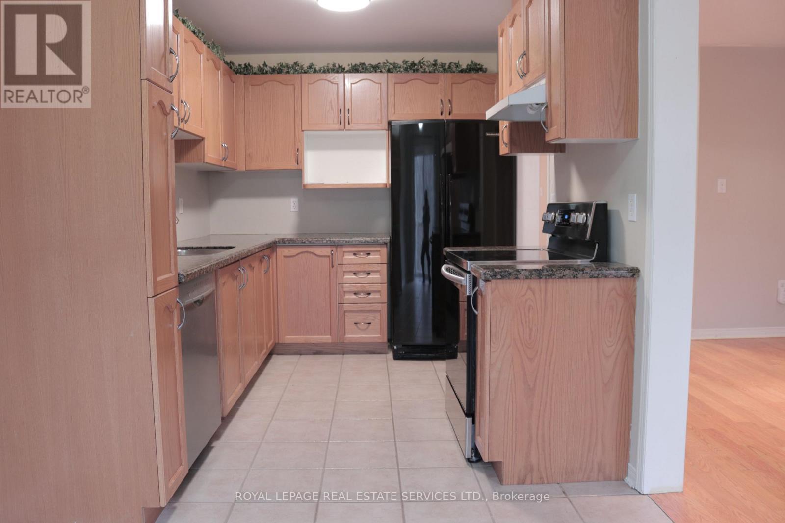 5163 Preservation Circle, Mississauga, ON - Indoor Photo Showing Kitchen