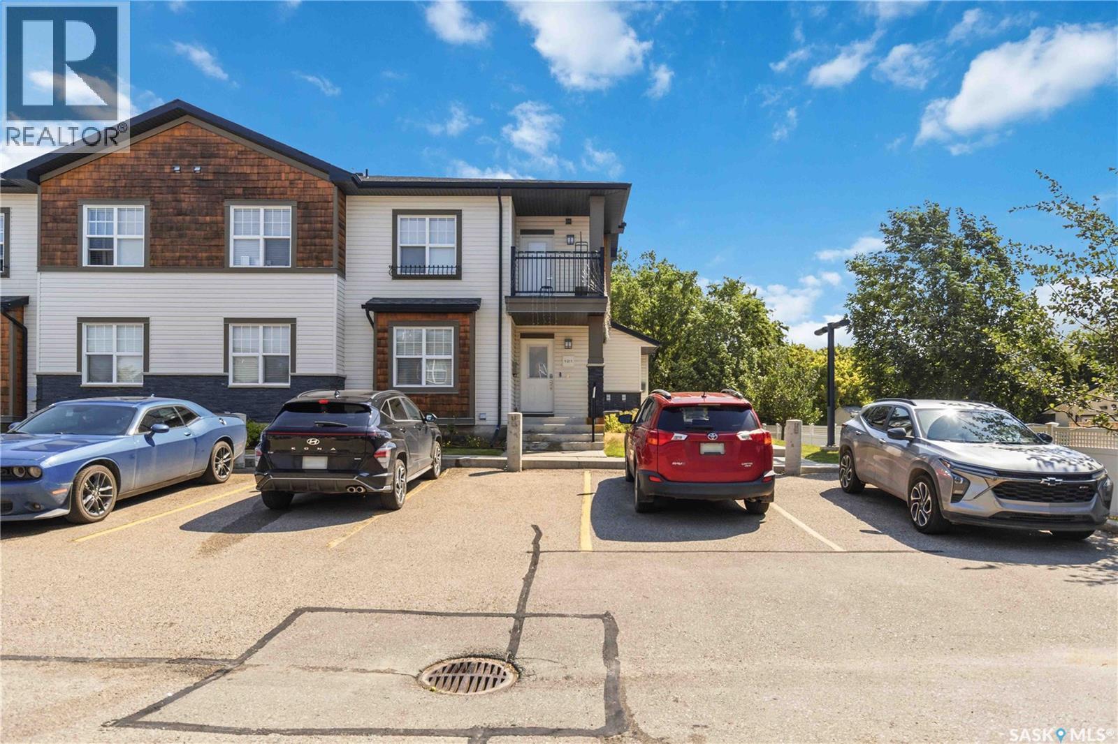 121 2315 Mcclocklin Road, Saskatoon, SK - Outdoor