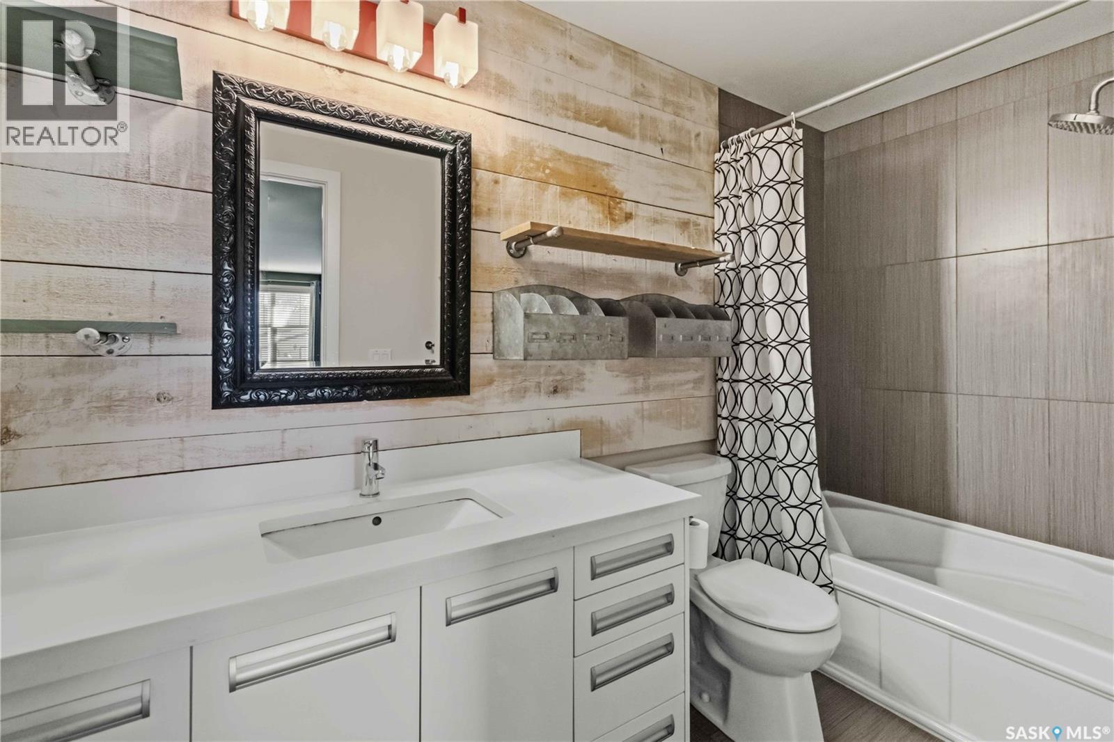 121 2315 Mcclocklin Road, Saskatoon, SK - Indoor Photo Showing Bathroom