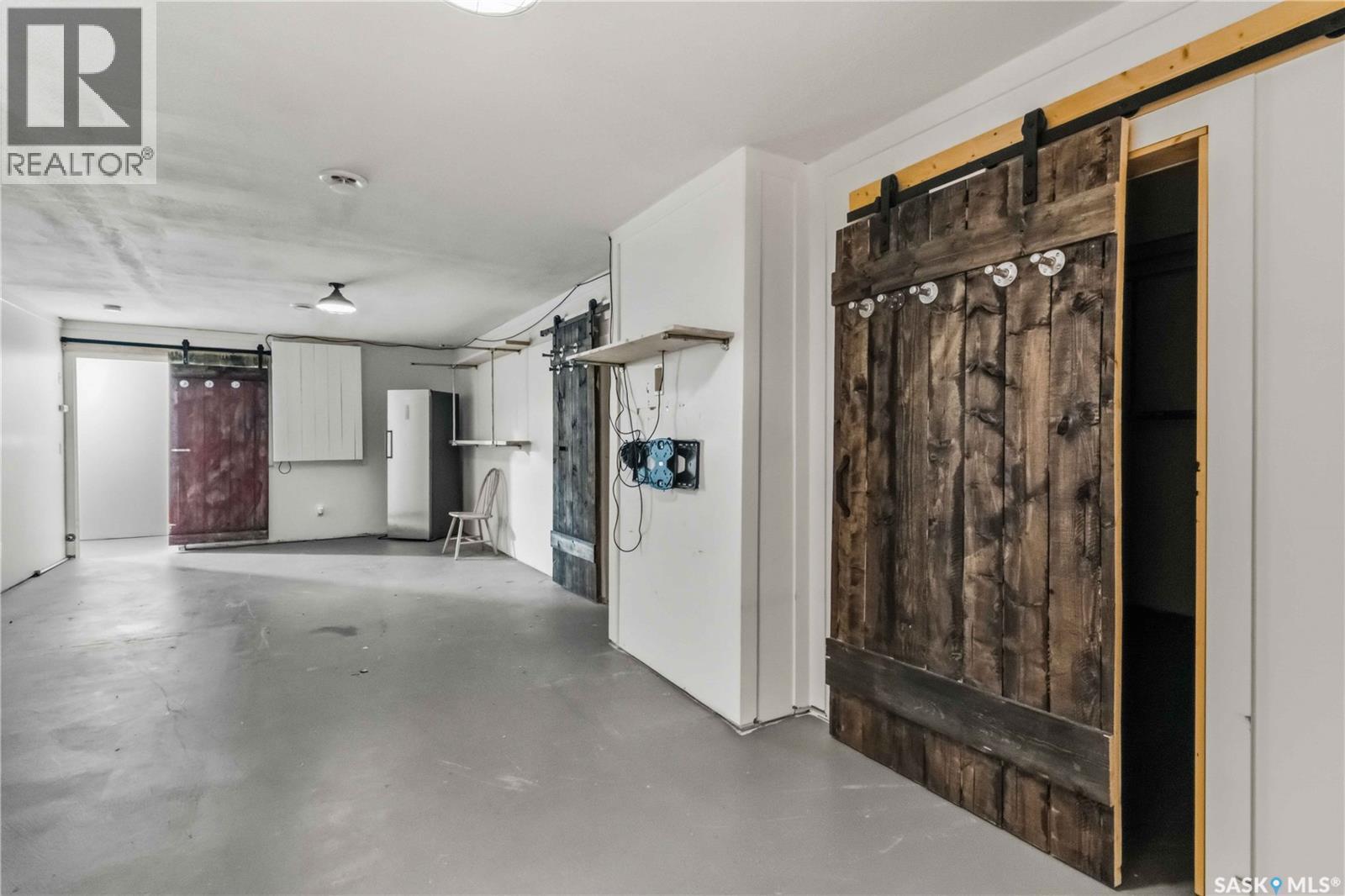 121 2315 Mcclocklin Road, Saskatoon, SK - Indoor