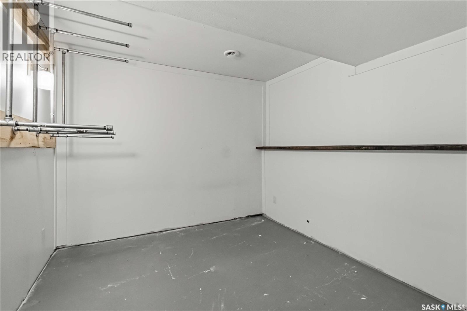 121 2315 Mcclocklin Road, Saskatoon, SK - Indoor