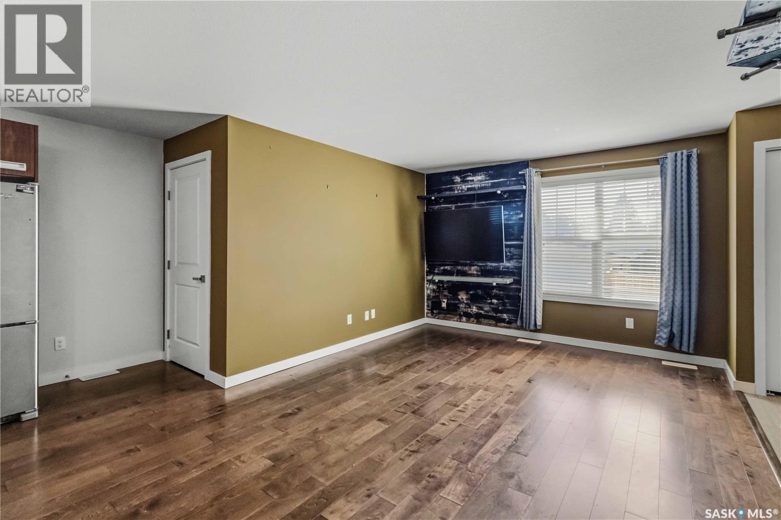 121 2315 Mcclocklin Road, Saskatoon, SK - Indoor