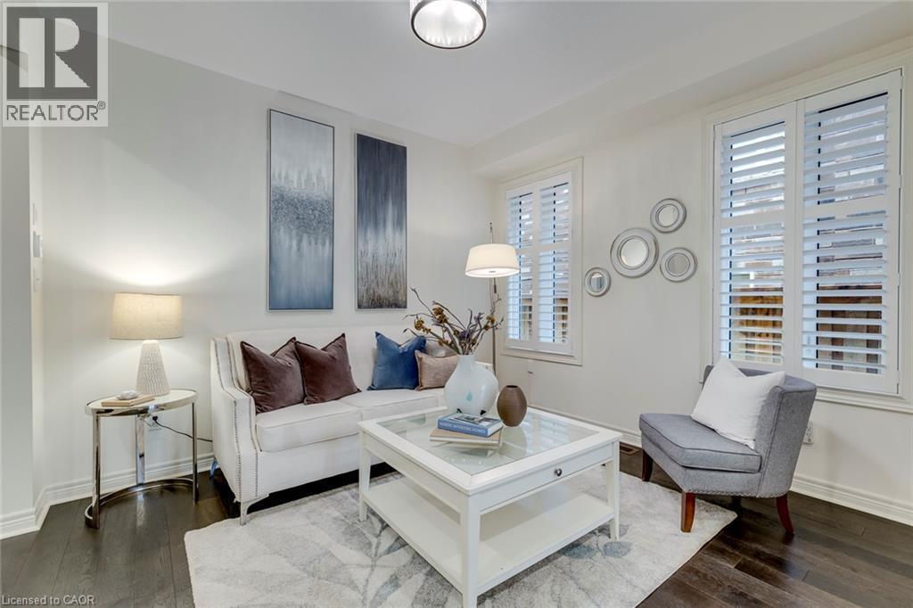 598 Bessborough Drive, Milton, ON - Indoor Photo Showing Living Room