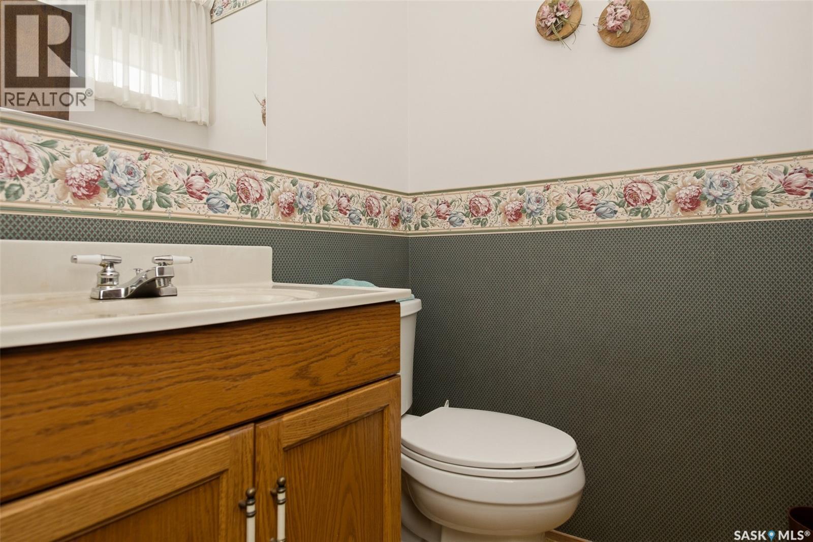 140 Mcdougall Crescent, Regina, SK - Indoor Photo Showing Bathroom