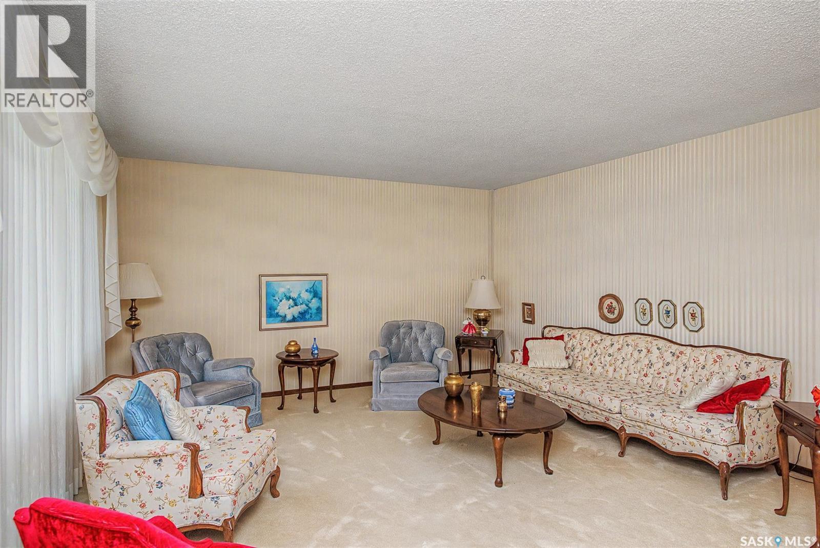 140 Mcdougall Crescent, Regina, SK - Indoor