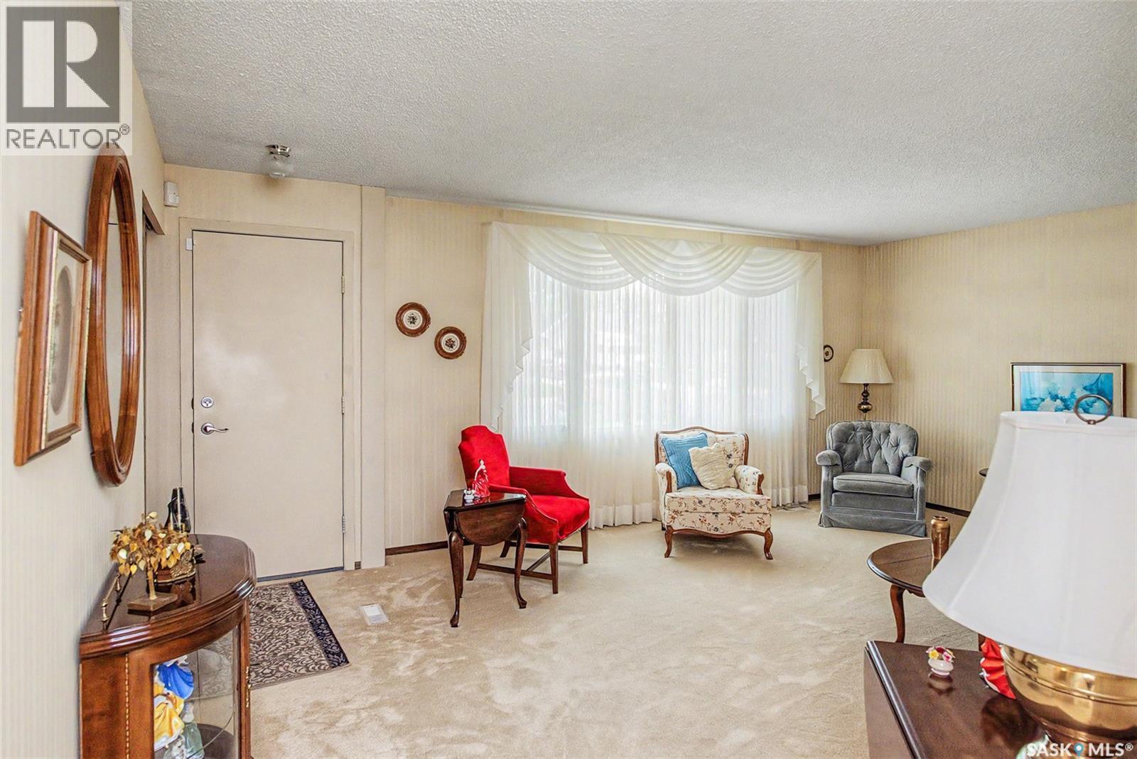 140 Mcdougall Crescent, Regina, SK - Indoor