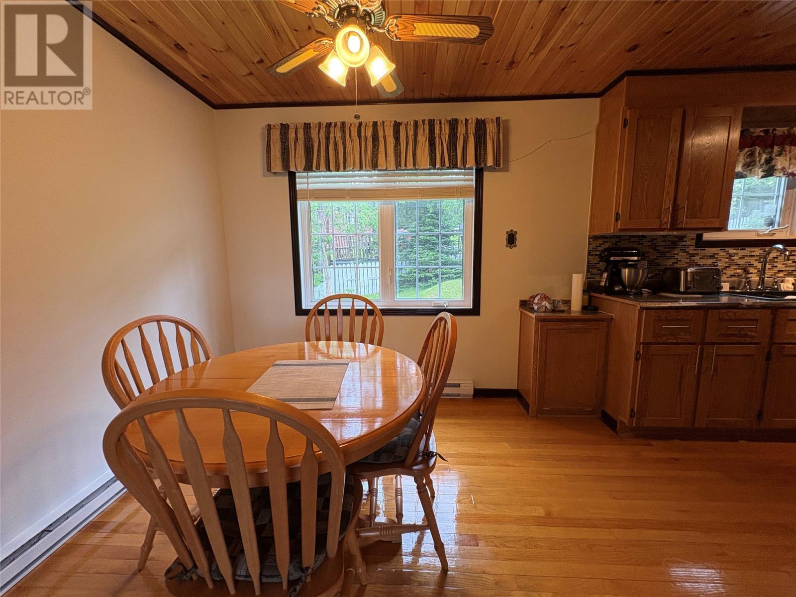 14 Juniper Road, St Anthony, NL - Indoor Photo Showing Dining Room