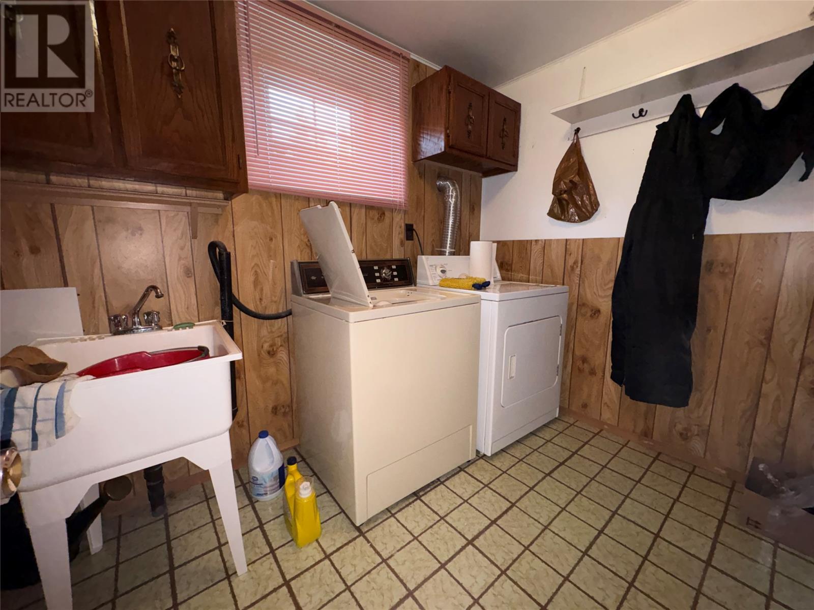 14 Juniper Road, St Anthony, NL - Indoor Photo Showing Laundry Room