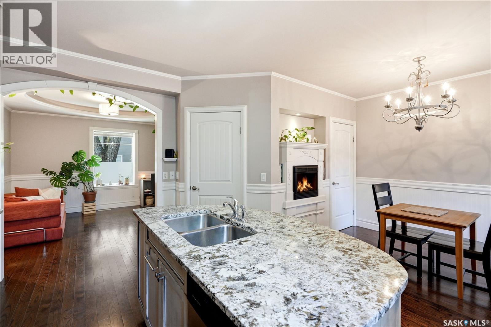 719 14Th Street E, Saskatoon, SK - Indoor With Fireplace