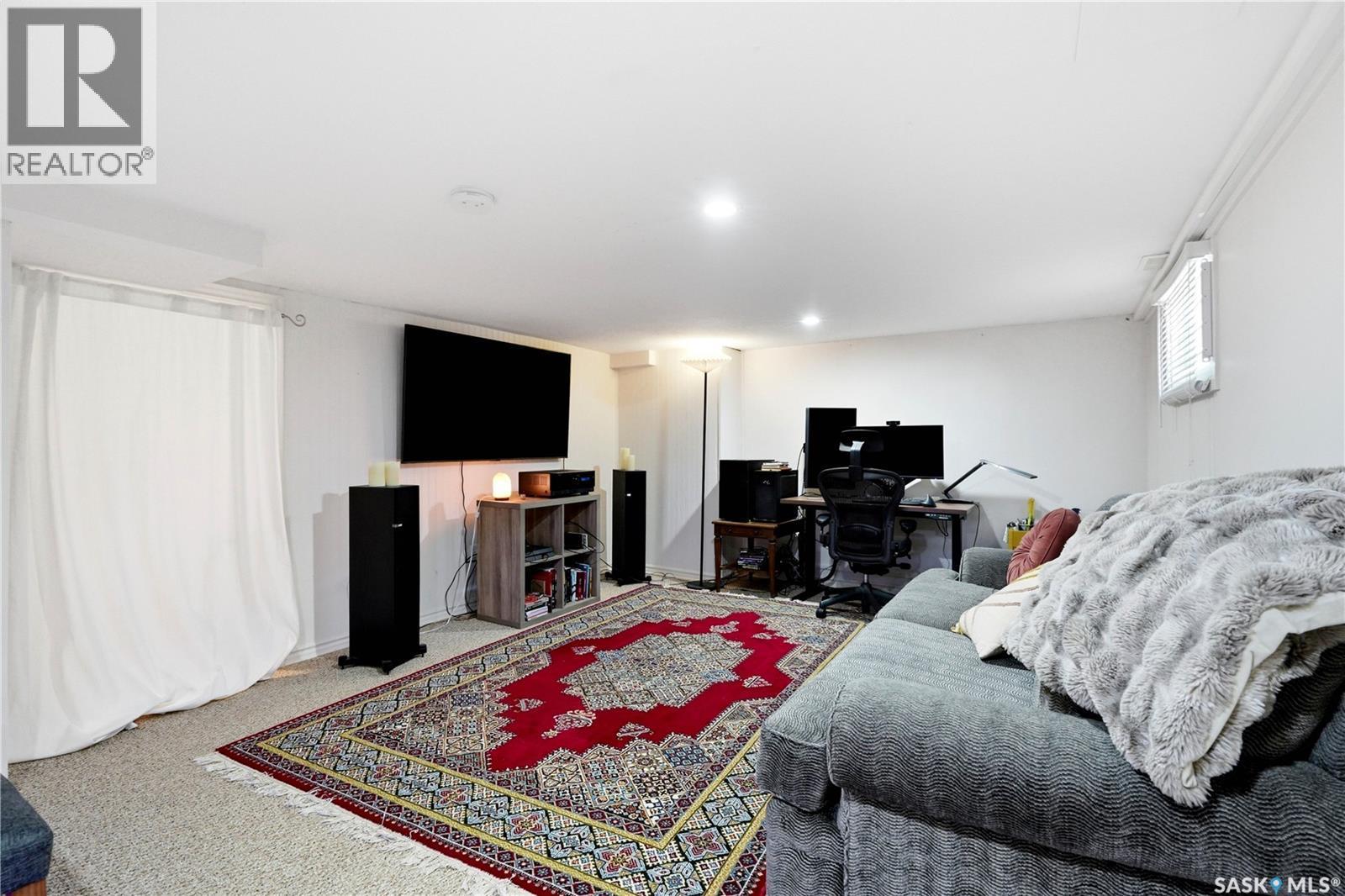 719 14Th Street E, Saskatoon, SK - Indoor