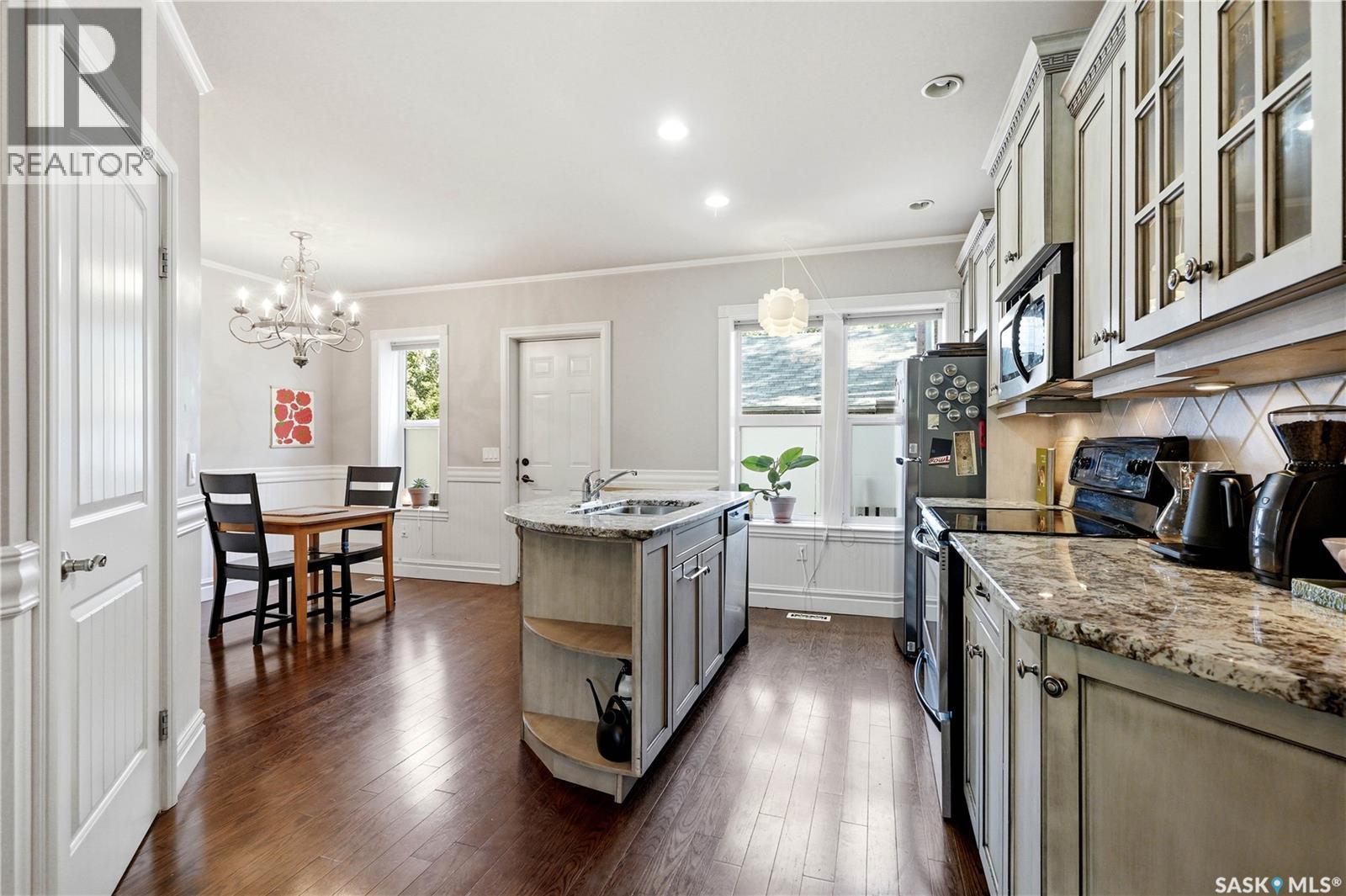 719 14Th Street E, Saskatoon, SK - Indoor Photo Showing Kitchen