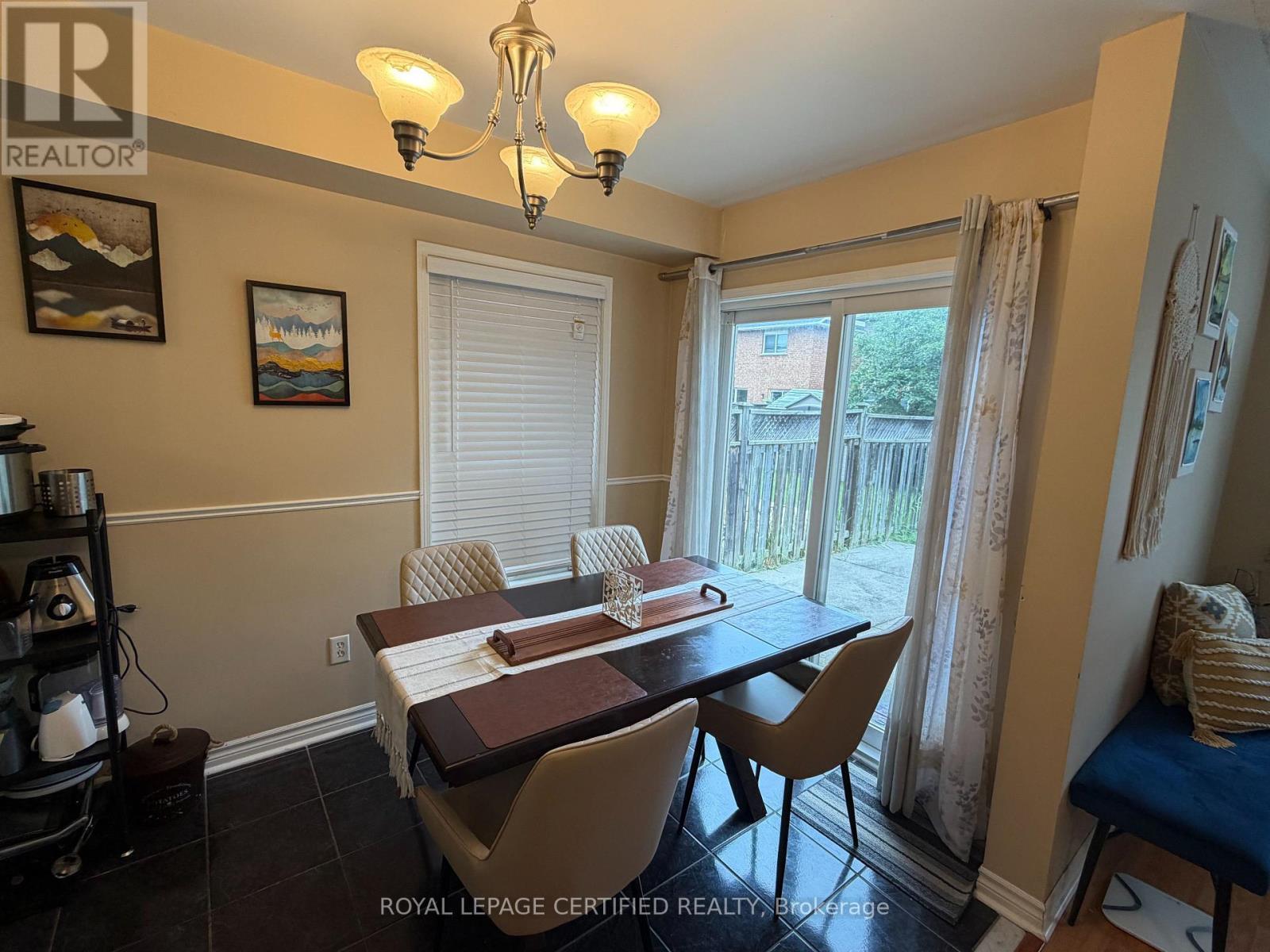 3300 Carabella Way, Mississauga, ON - Indoor Photo Showing Dining Room