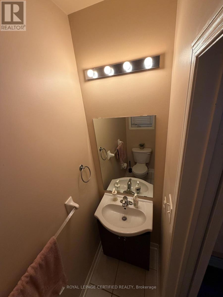 3300 Carabella Way, Mississauga, ON - Indoor Photo Showing Bathroom