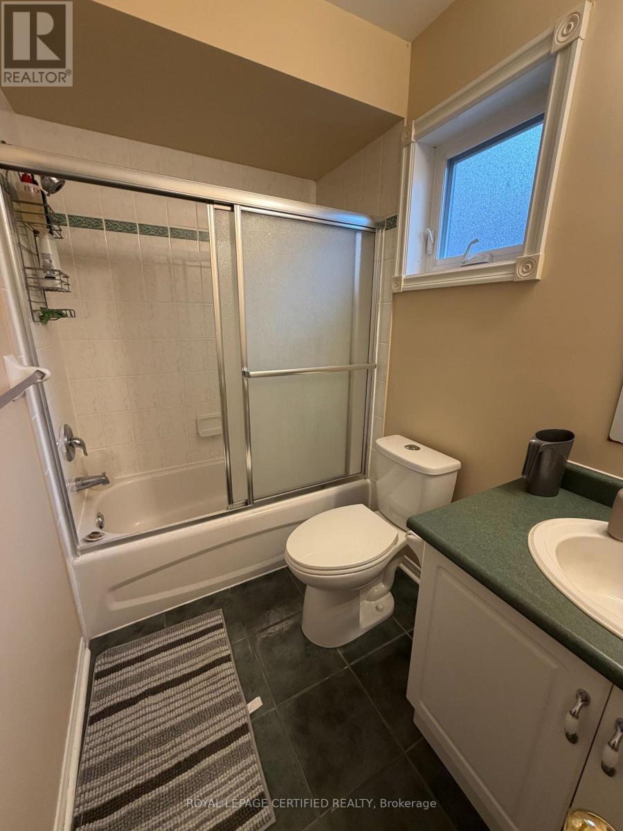 3300 Carabella Way, Mississauga, ON - Indoor Photo Showing Bathroom