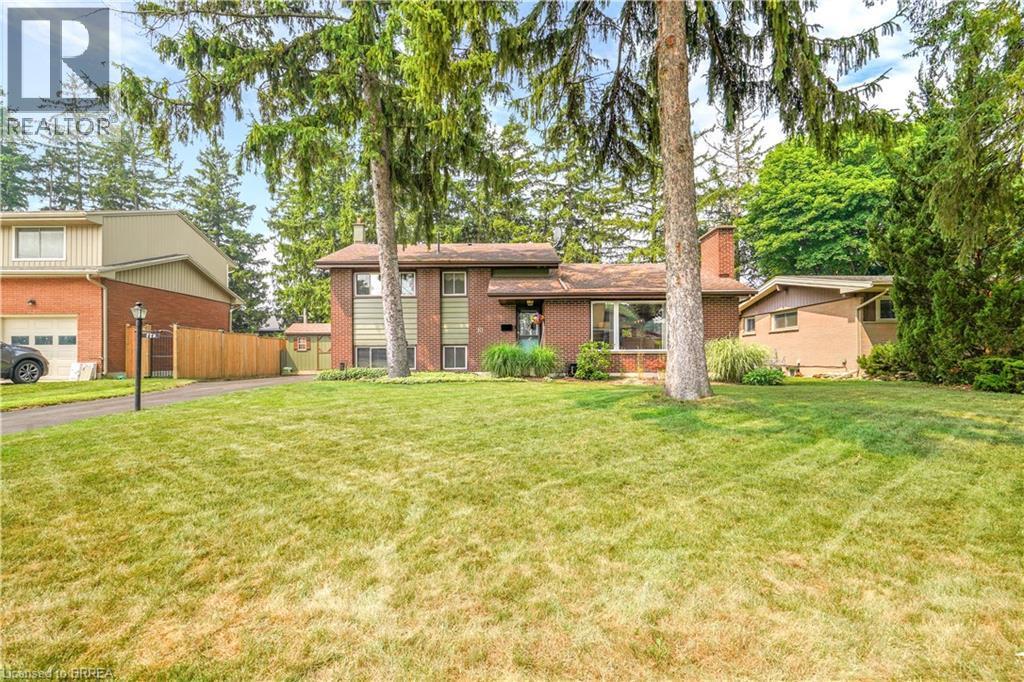 10 Brier Crescent, Brantford, ON - Outdoor