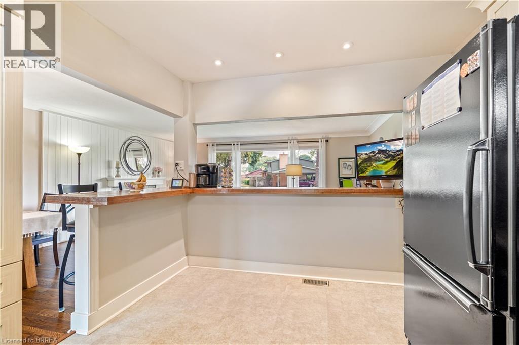 10 Brier Crescent, Brantford, ON - Indoor
