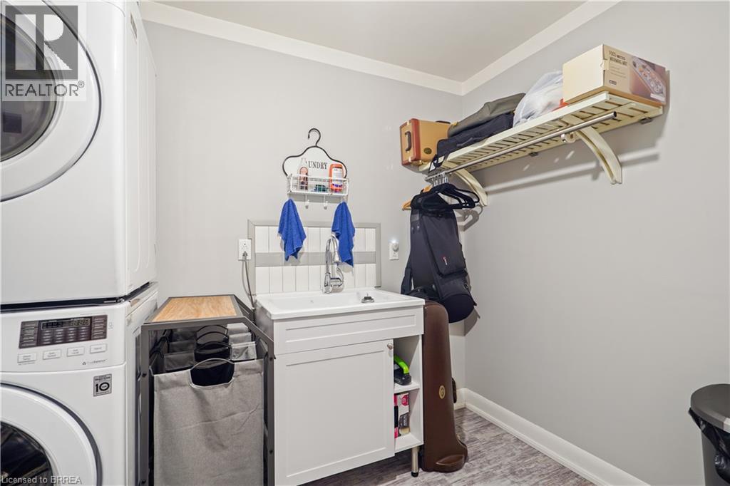 10 Brier Crescent, Brantford, ON - Indoor Photo Showing Laundry Room