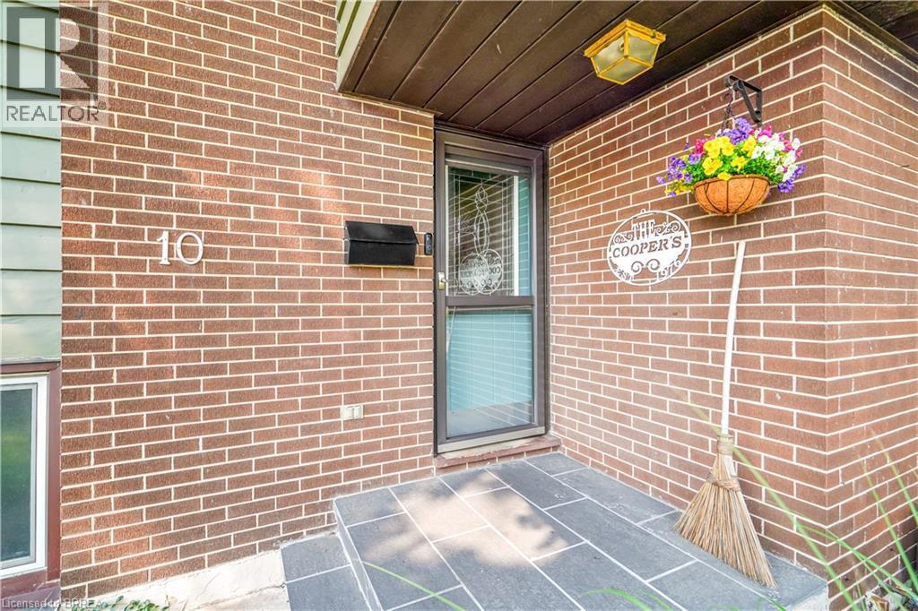 10 Brier Crescent, Brantford, ON - Outdoor With Exterior