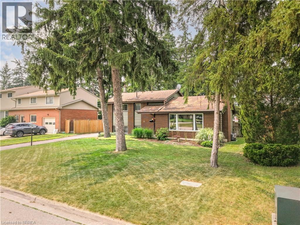 10 Brier Crescent, Brantford, ON - Outdoor
