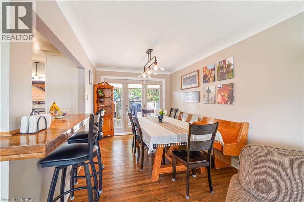 10 Brier Crescent, Brantford, ON - Indoor Photo Showing Dining Room