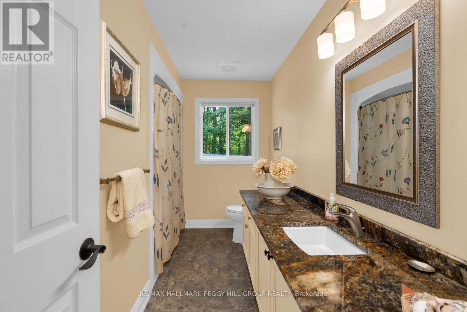 6 Maplehill Drive, Oro-Medonte, ON - Indoor Photo Showing Bathroom