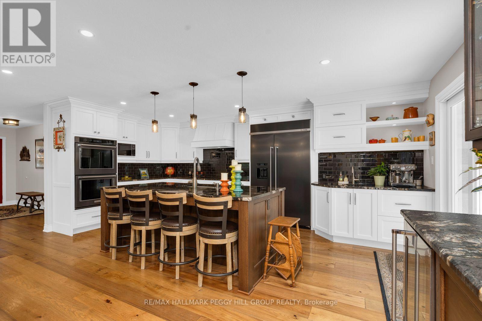 6 Maplehill Drive, Oro-Medonte, ON - Indoor Photo Showing Other Room