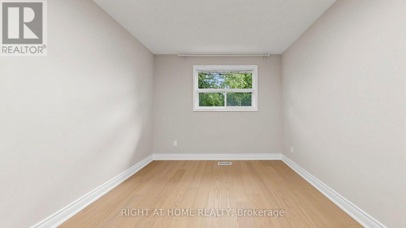 76 Fenside Drive, Toronto, ON - Indoor Photo Showing Other Room