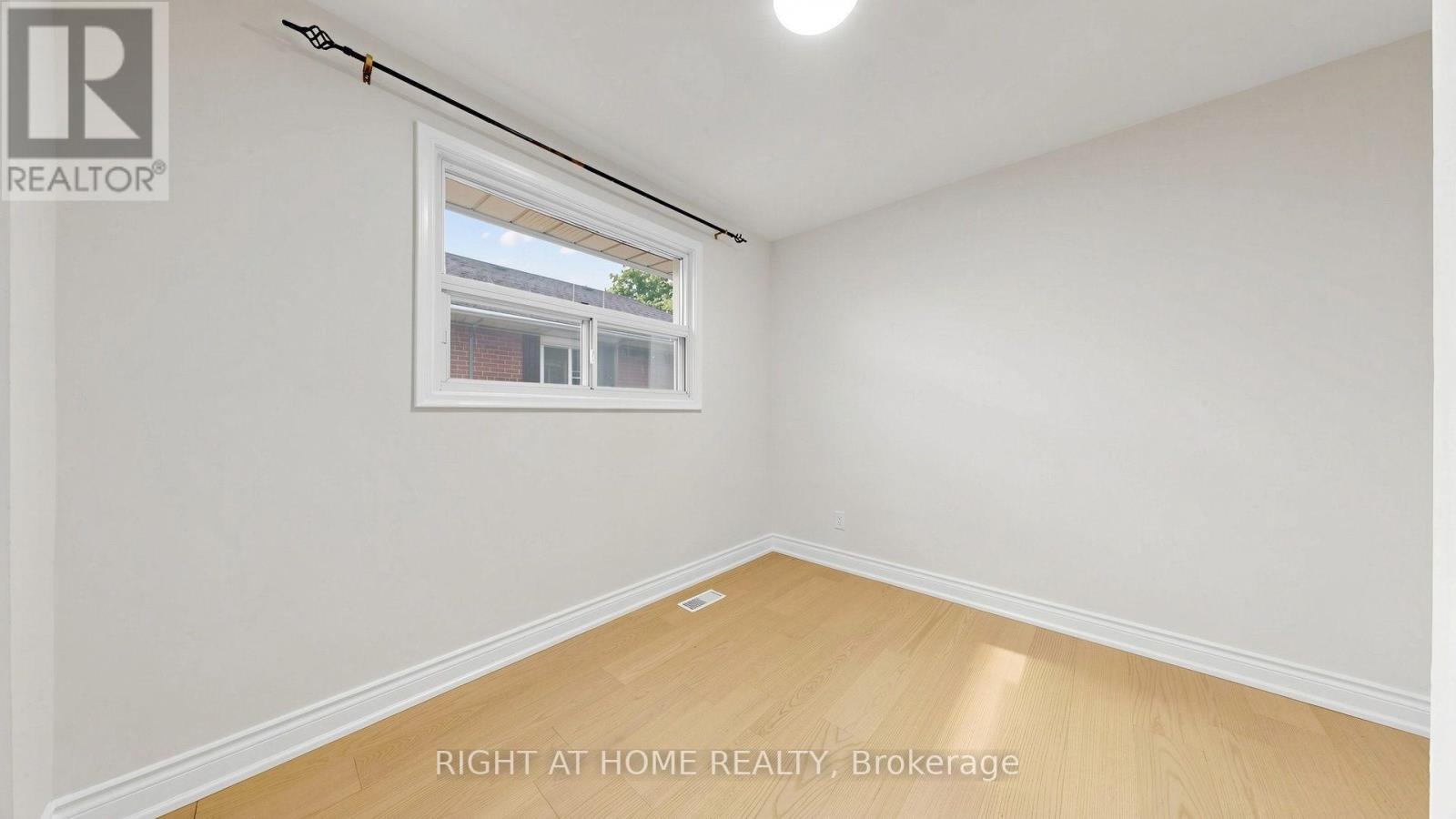 76 Fenside Drive, Toronto, ON - Indoor Photo Showing Other Room