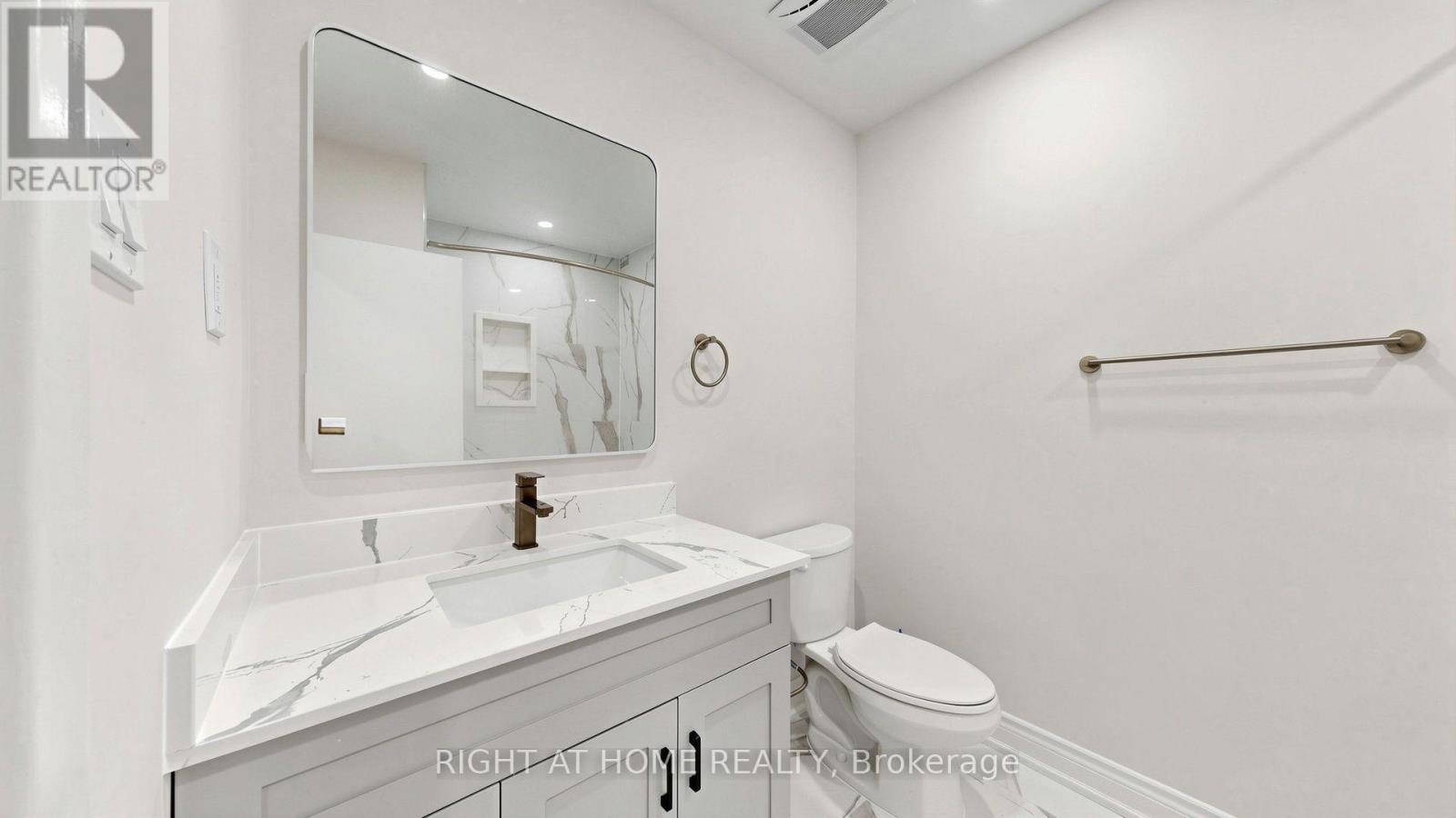 76 Fenside Drive, Toronto, ON - Indoor Photo Showing Bathroom