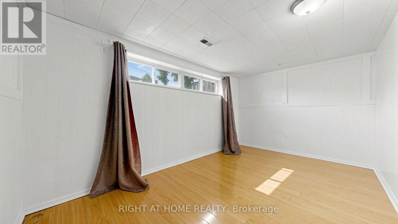 76 Fenside Drive, Toronto, ON - Indoor Photo Showing Other Room